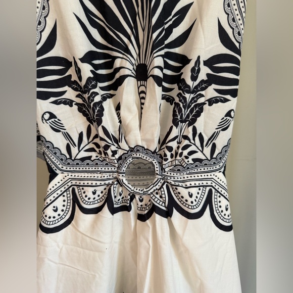 Commense Black and White Patterned Maxi Dress - Picture 3 of 7